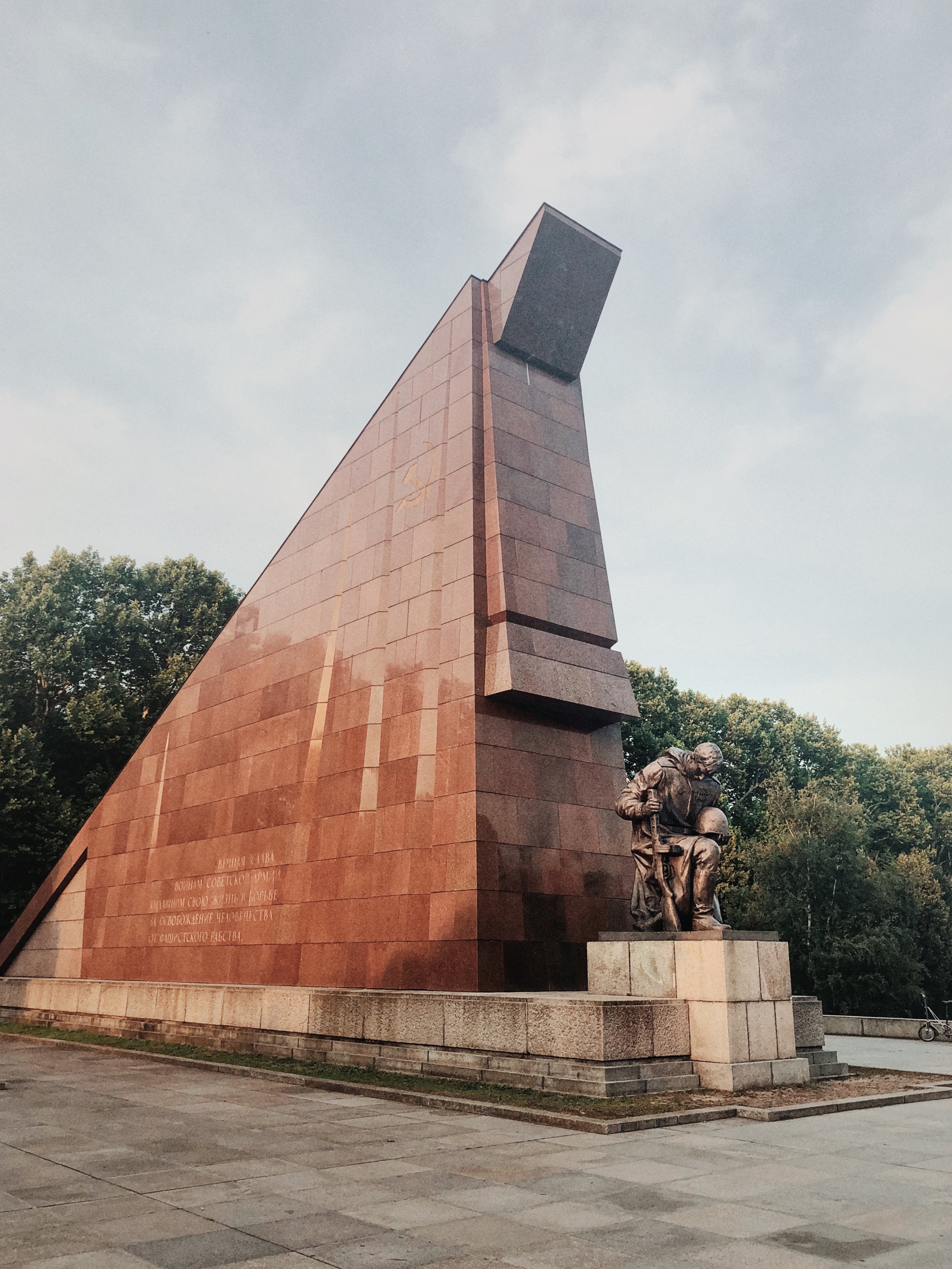 Berlin's Soviet War Memorial | ChelseaDinen.com